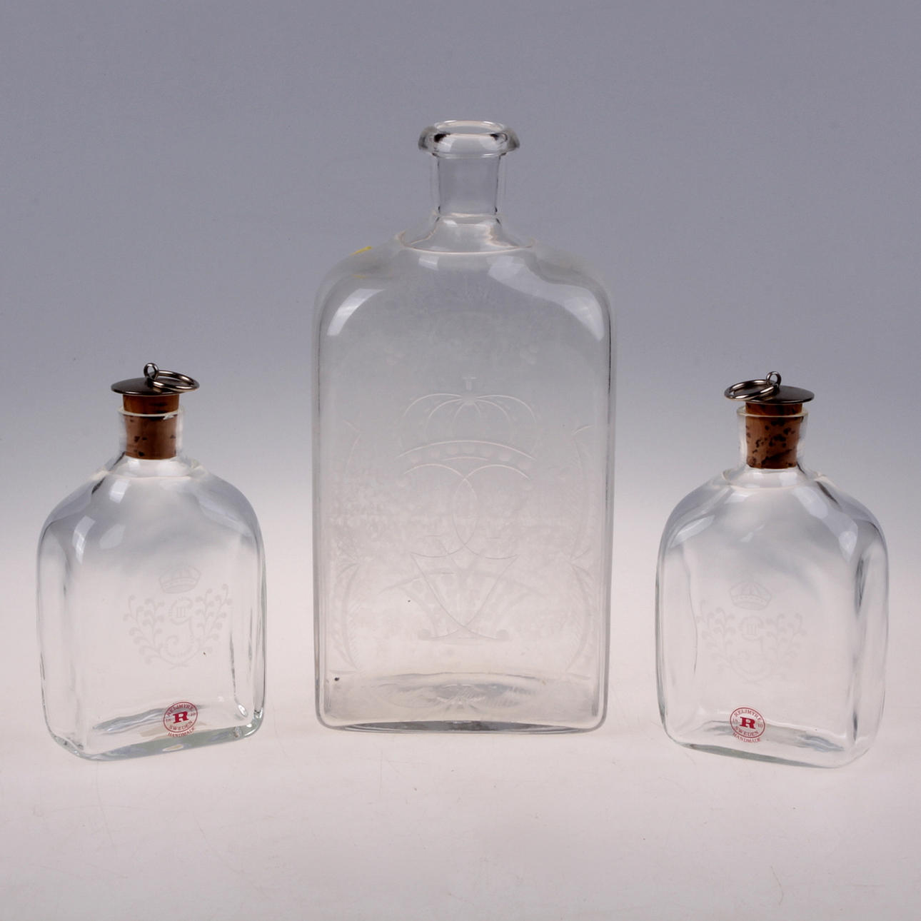 BRÄNNVINSFLASKOR, 3 st. 1800/1900-tal.