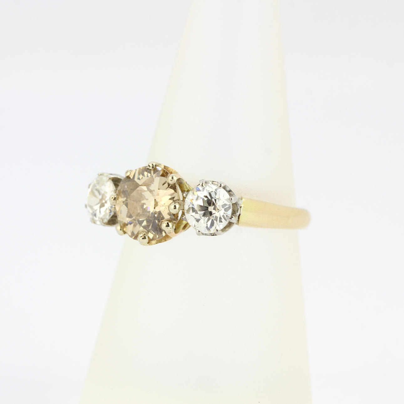18KARAT GULT GULD & BRUN DIAMANT RING.