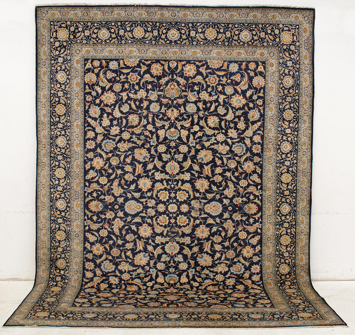 MATTA, Persisk, blå Keshan, signerad, 385 x 280 cm.