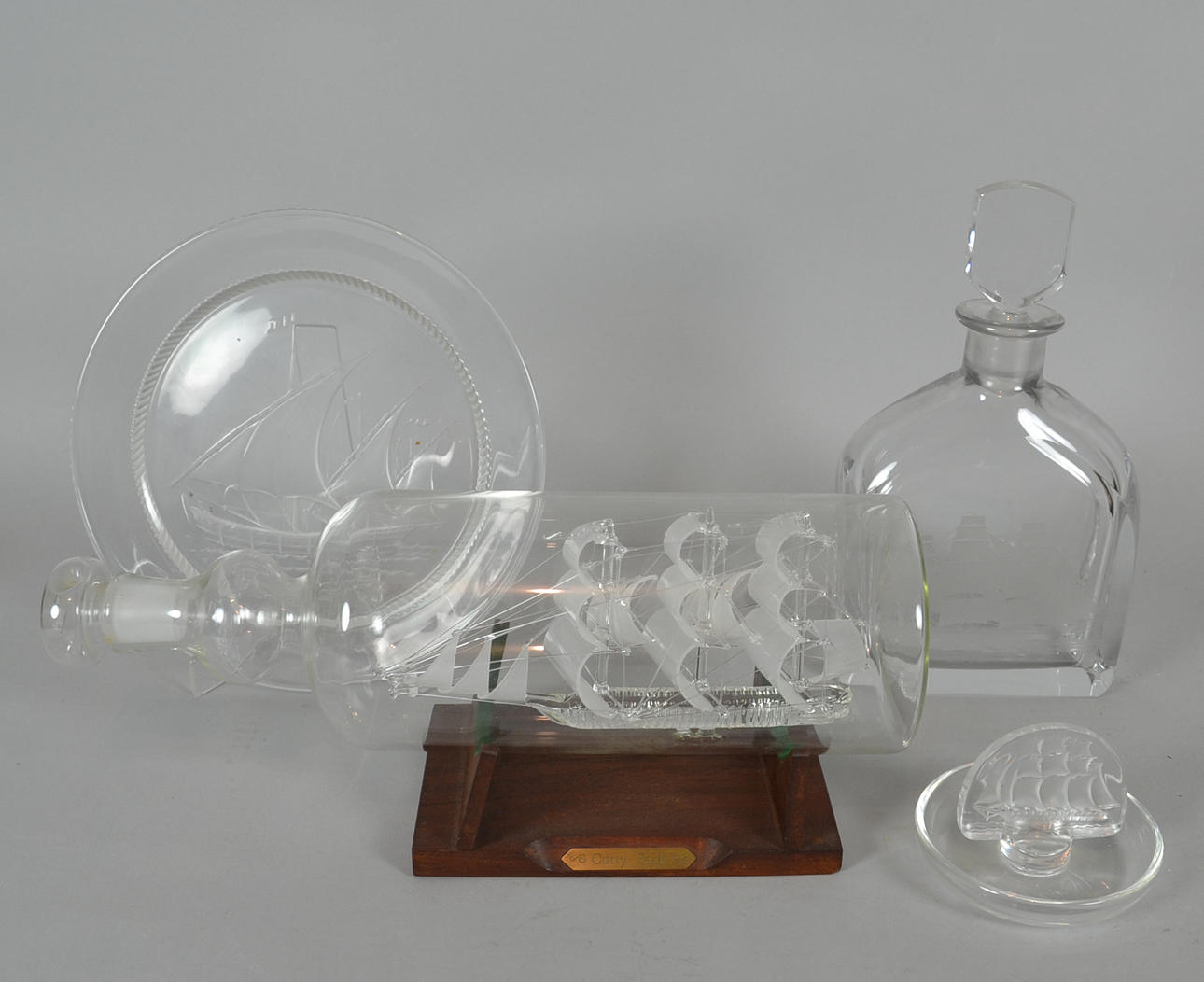 BLANDAT MYCKET GLAS. Lalique, Orrefors bland andra.