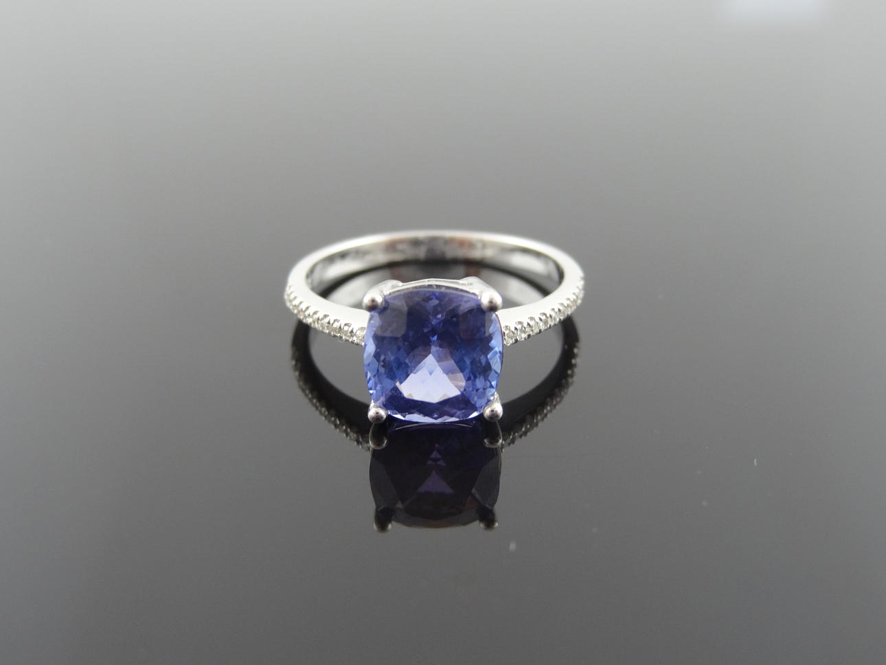 SOLITAIRE TANZANIT DIAMANTRING 2,10cts.