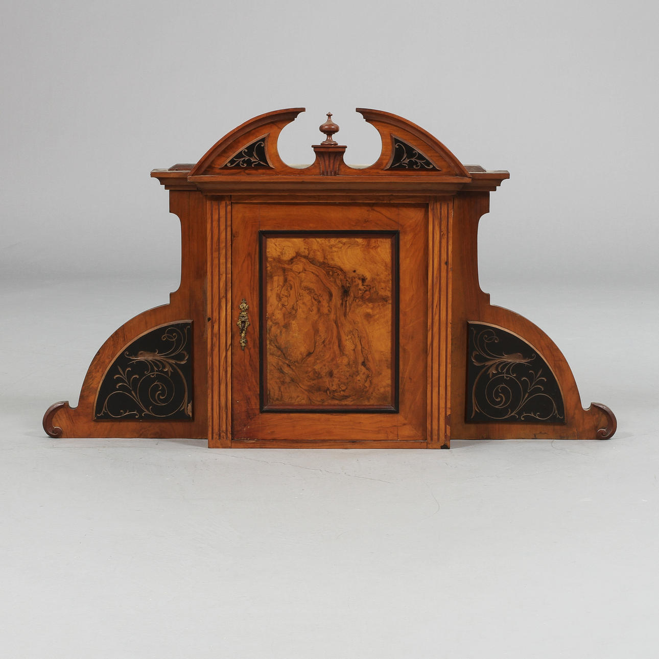 VÄGGSKÅP/DEL AV SKÅP, nyrenässans, 1800-talet slut.