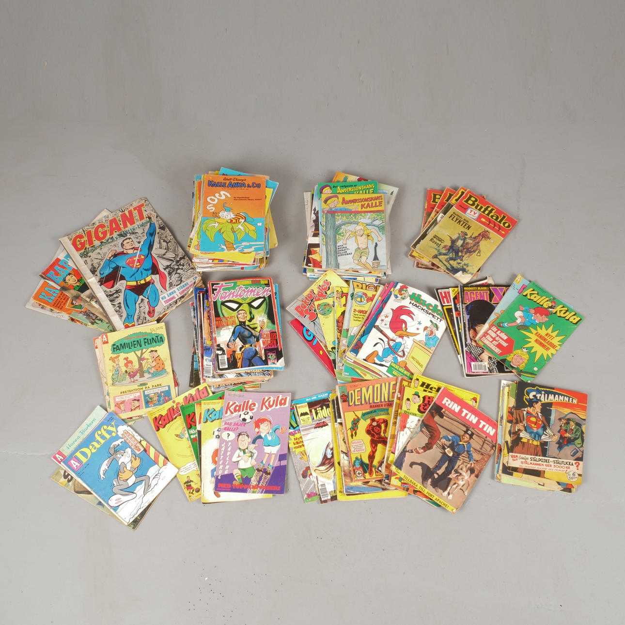SERIES MAGAZINES and SERIES ALBUM, approx. 150 issues. Second half of ...