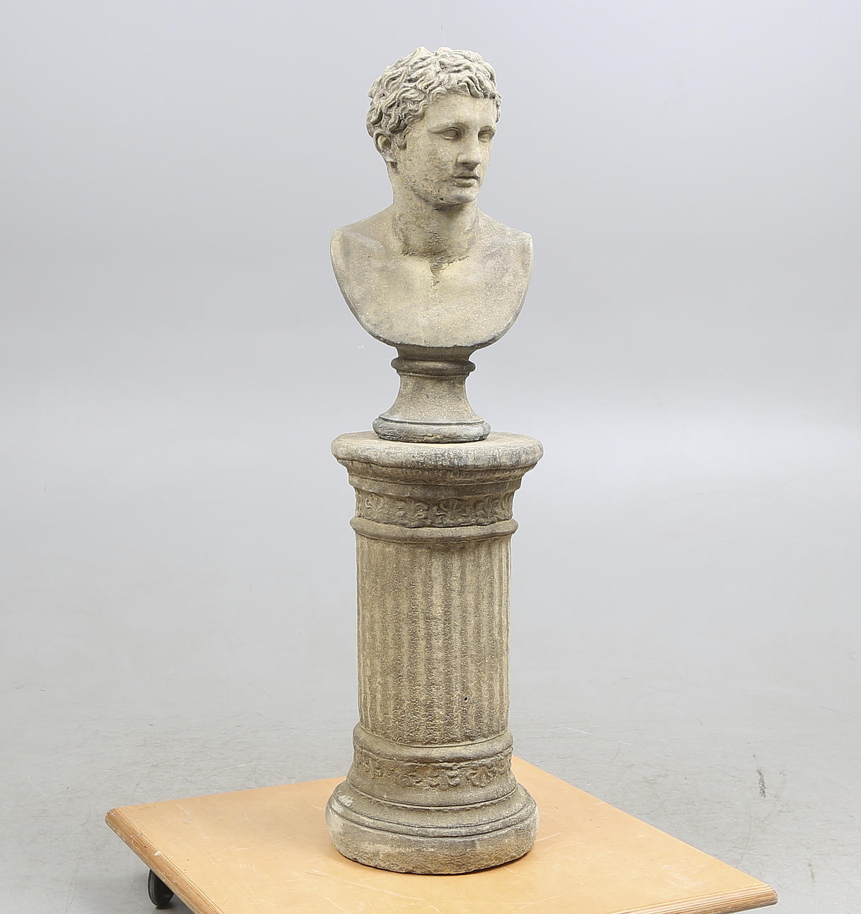 TRÄDGÅRDSSKULPTUR, stenmassa, 2000-tal.