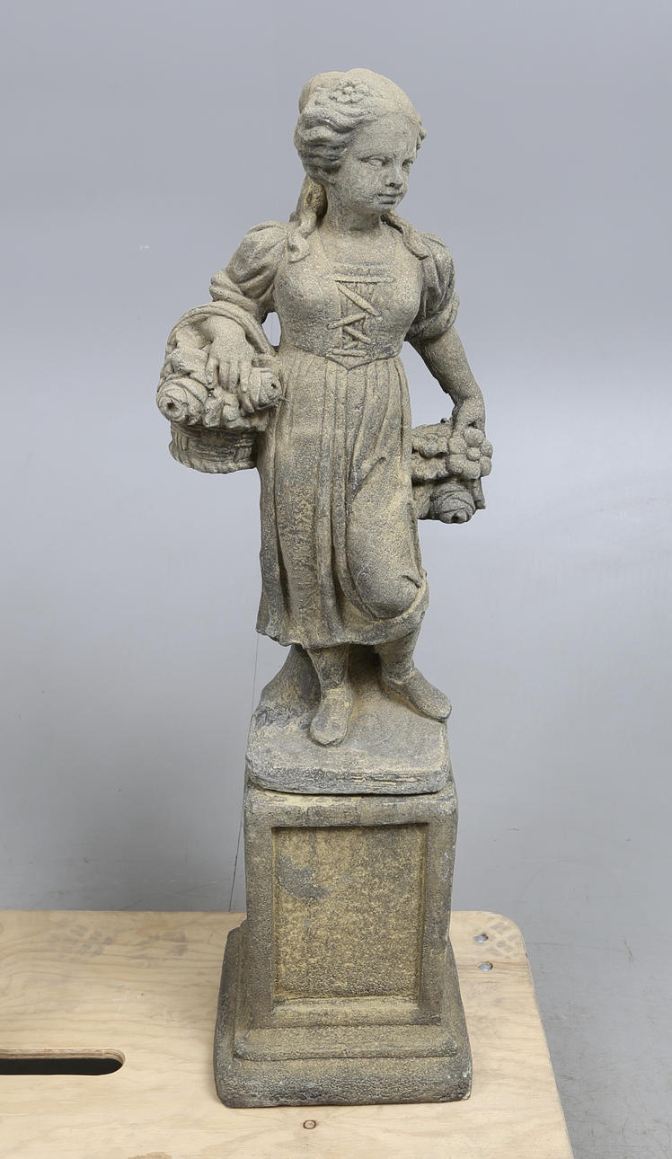 TRÄDGÅRDSSKULPTUR, 2 delar, stenmassa, 2000-tal.