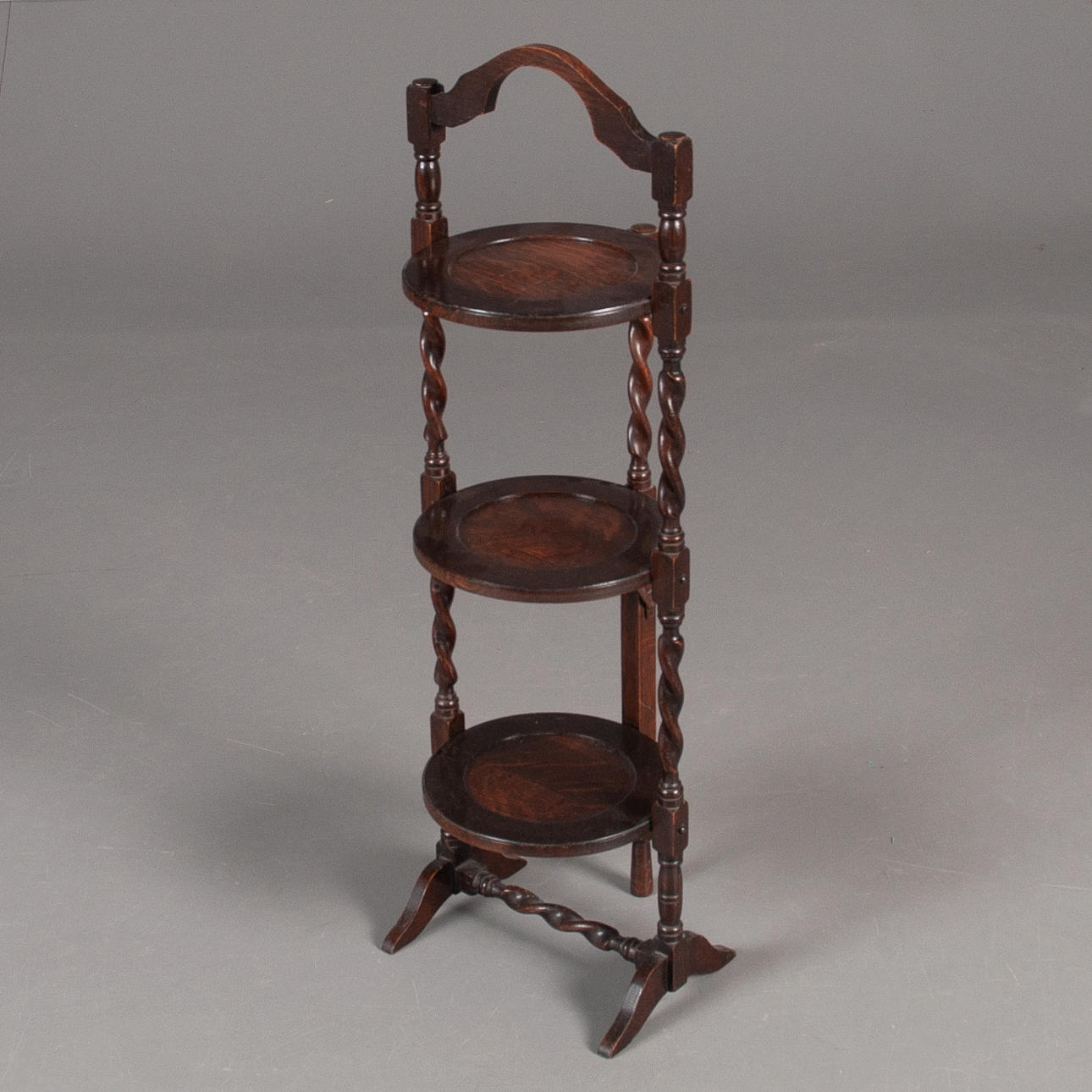 TÅRTHYLLA. Edwerdiansk.