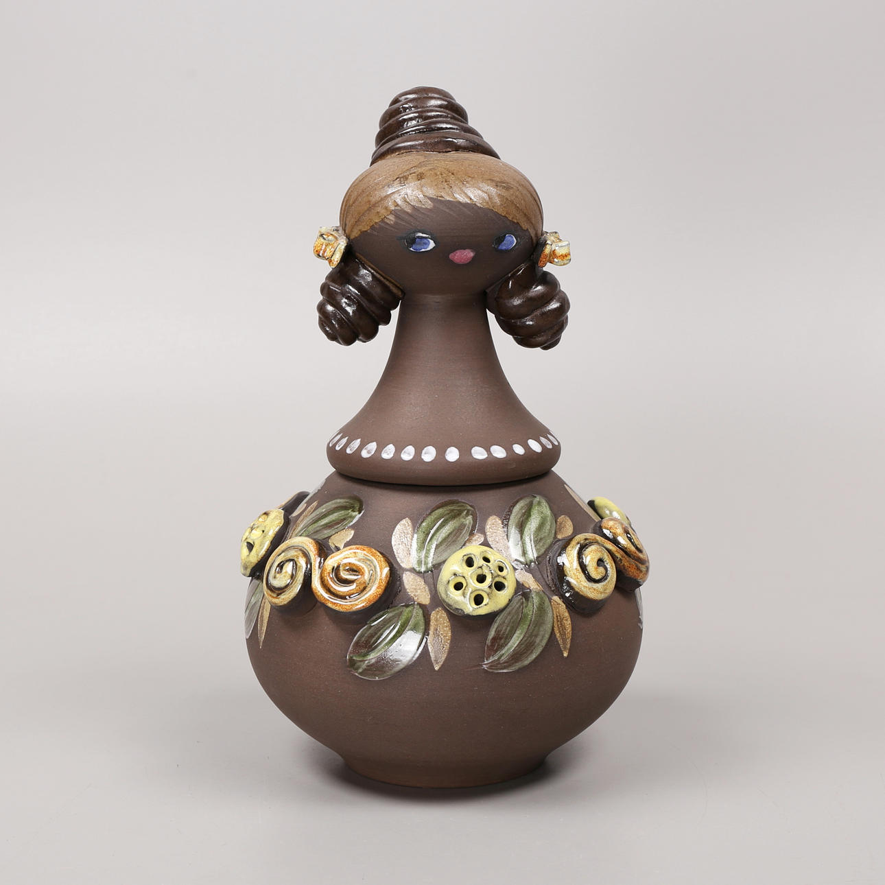 SCHÜSSEL MIT Deckel, Steingut, signiert GN.