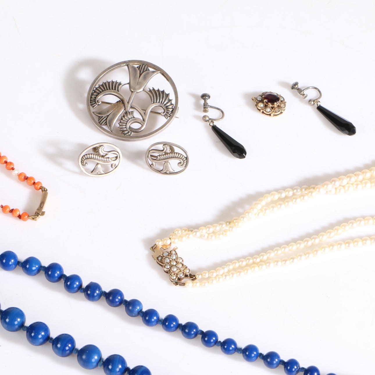 EN GOD SAMLING AF SMYKKER.