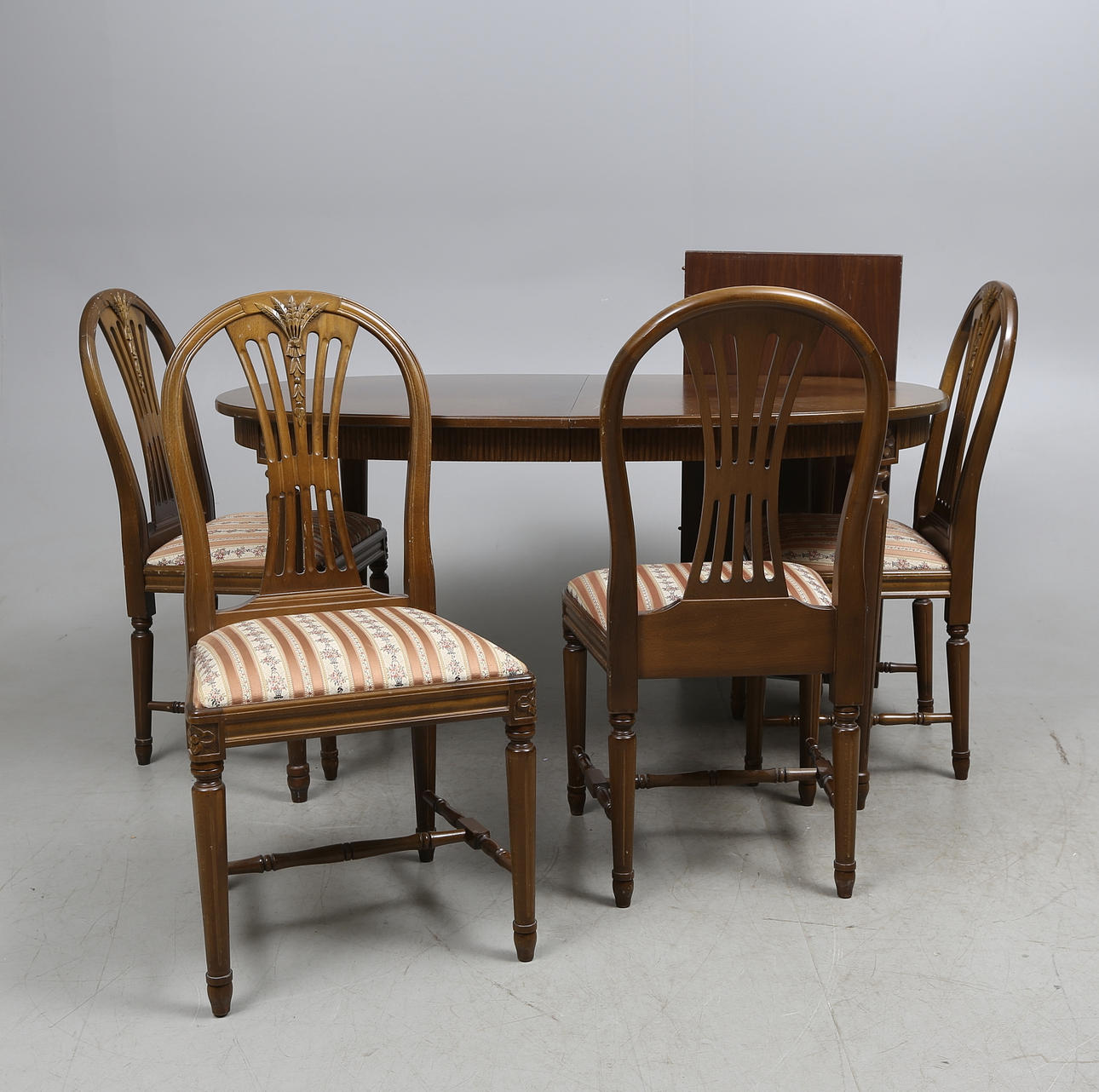 MATSALSGRUPP, 5 delar, gustaviansk stil, "Axett", 1900-tal.