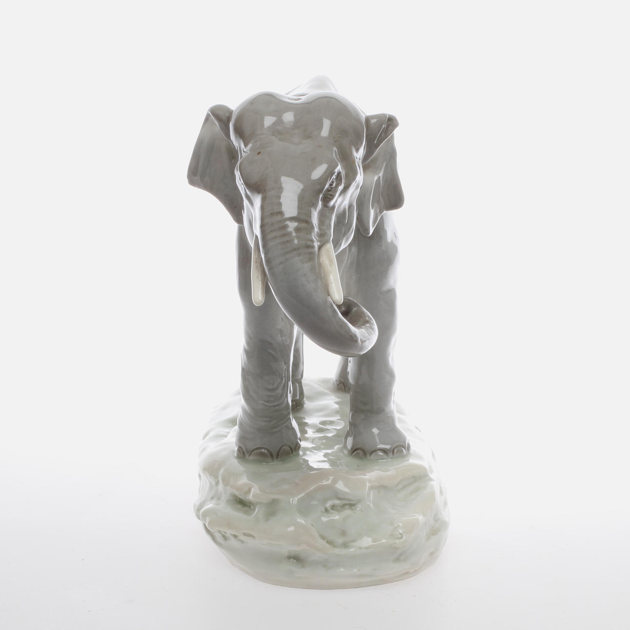 FIGURIN , porslin, elefant, 1900-talets första hälft.