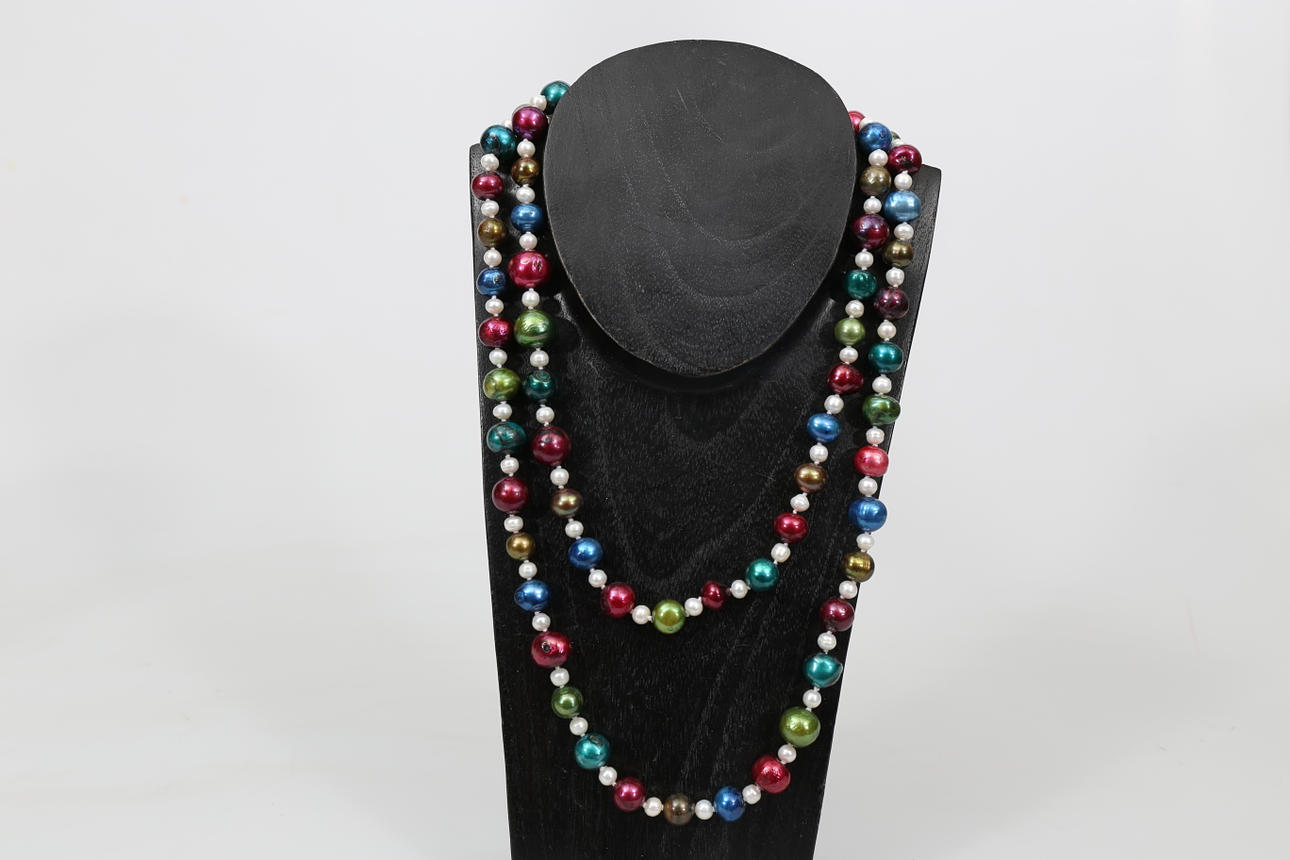HALSBAND, infärgade sötvattenspärlor, 2000-tal.