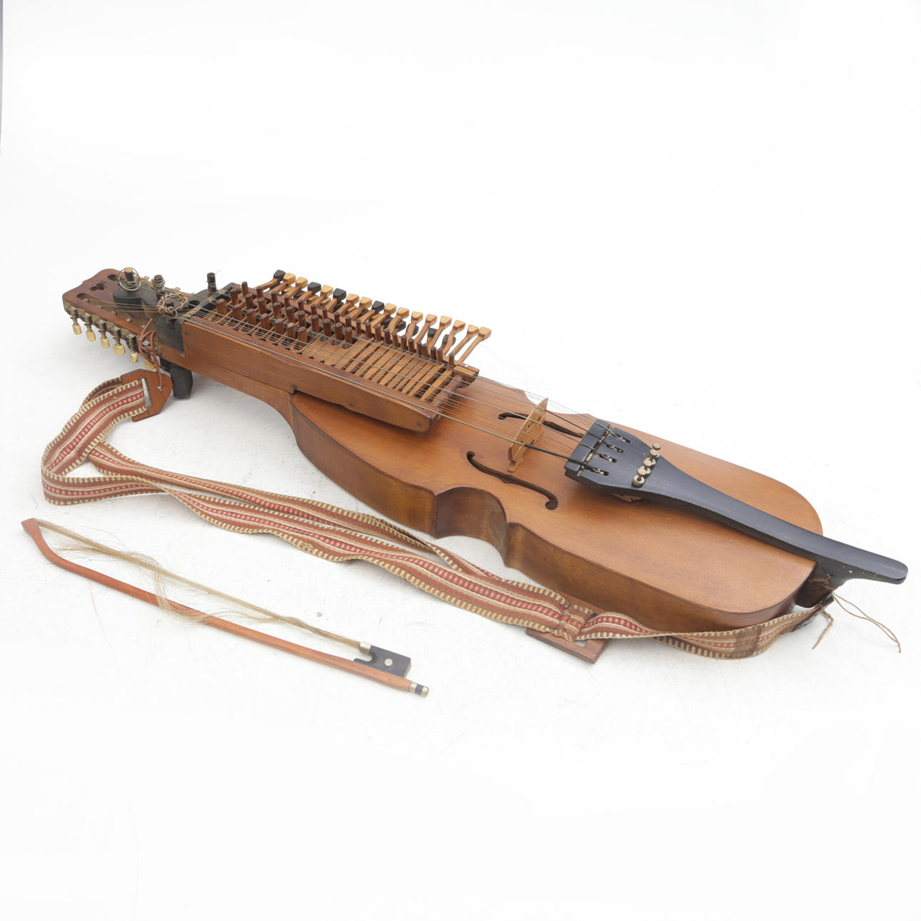 ARPA PARA LLAVES, CON CUERDA, 1900.