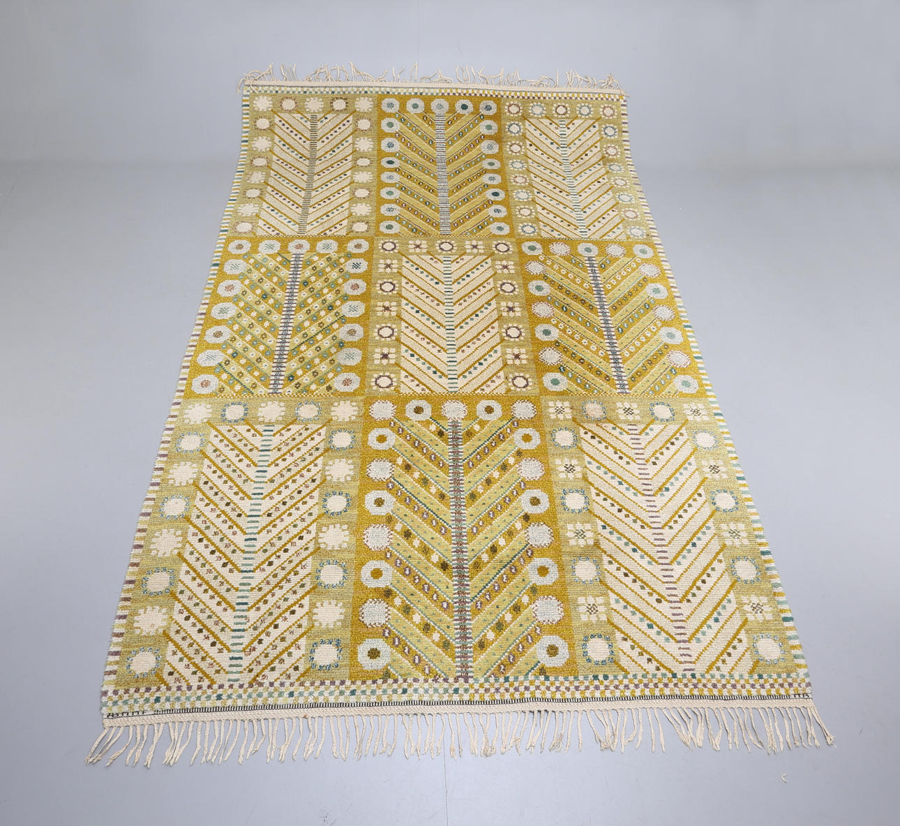 MARIANNE RICHTER. Matta, "Gula trädet", Flossa, 306 x 208 cm, Märta Måås Fjetterström AB.