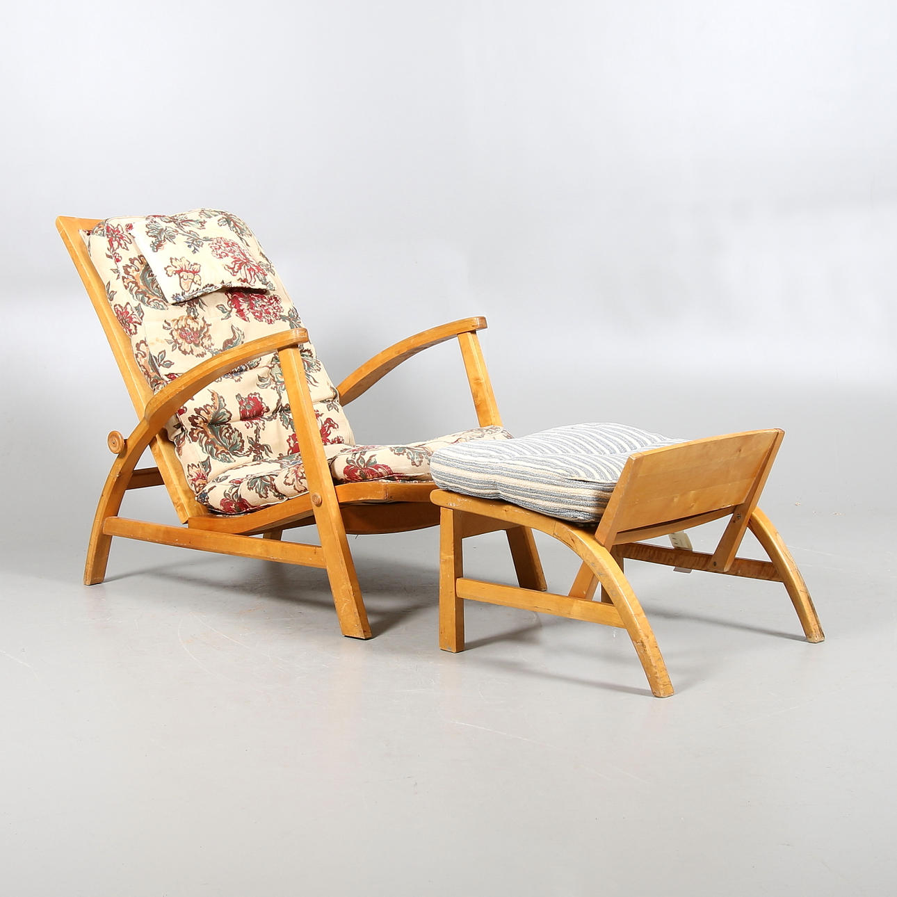 DÄCKSTOL med FOTPALL, 1920/30-tal.