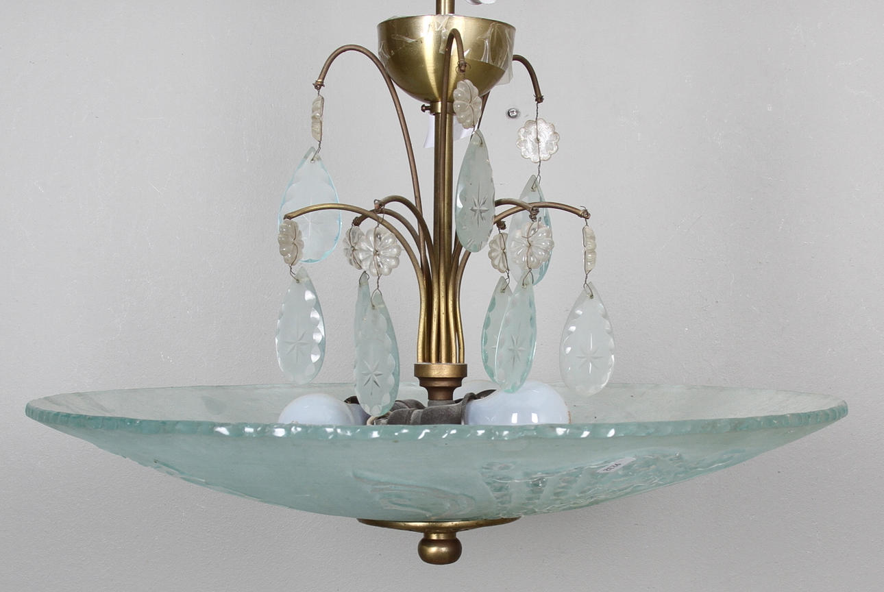 TAKLAMPA med råglasbotten och prismor.1940-tal.