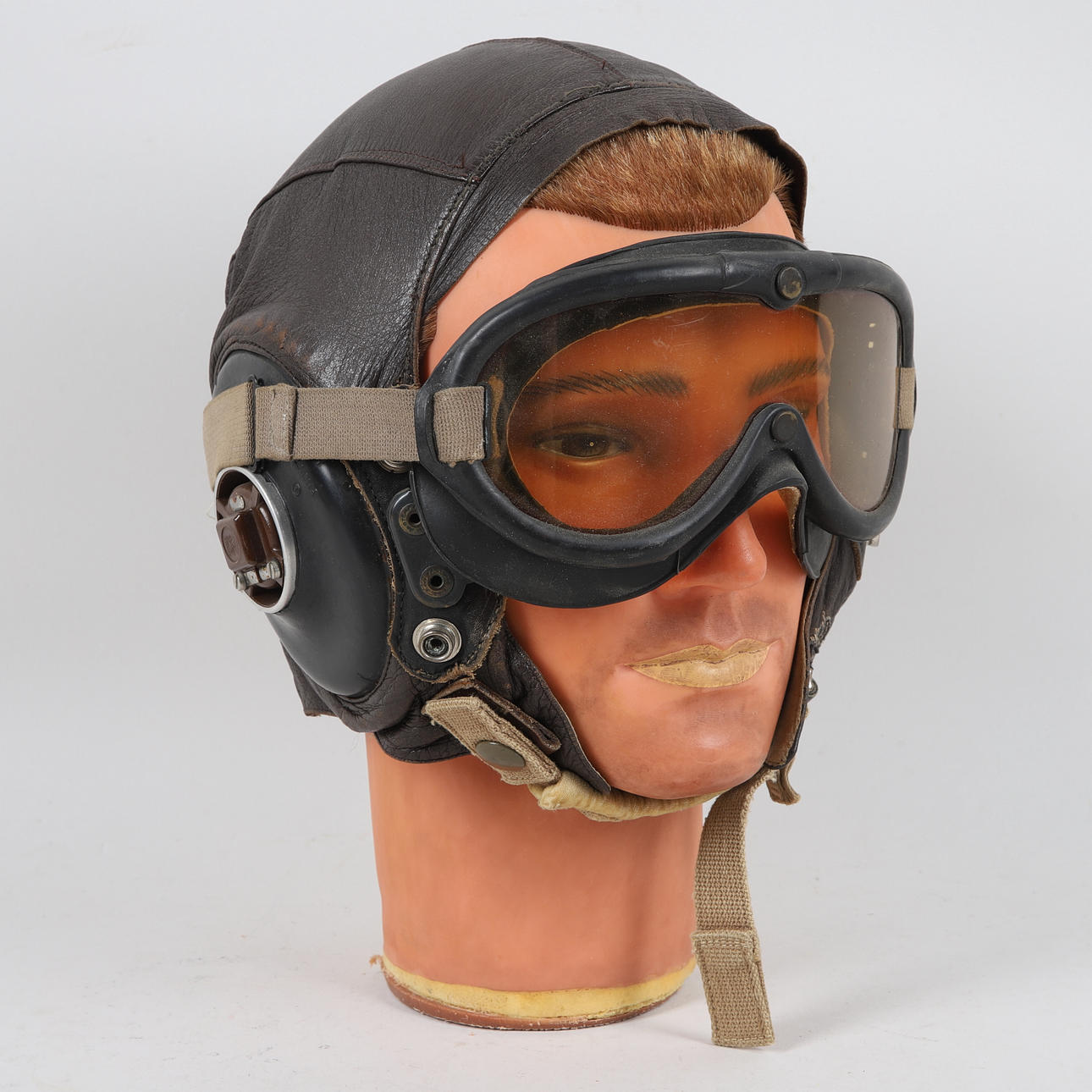 FLYGARMÖSSA & GLASÖGON, 1900-talets första hälft.