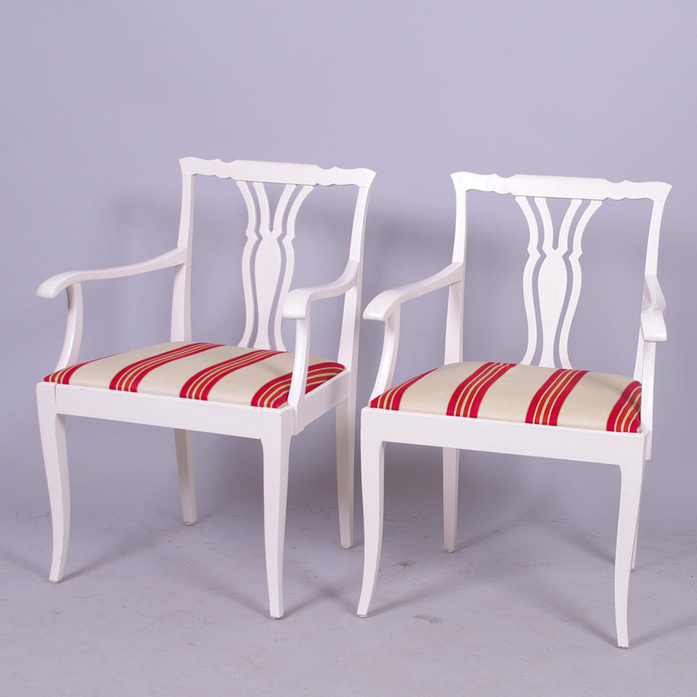 KARMSTOLAR, 1 par, vitmålade.