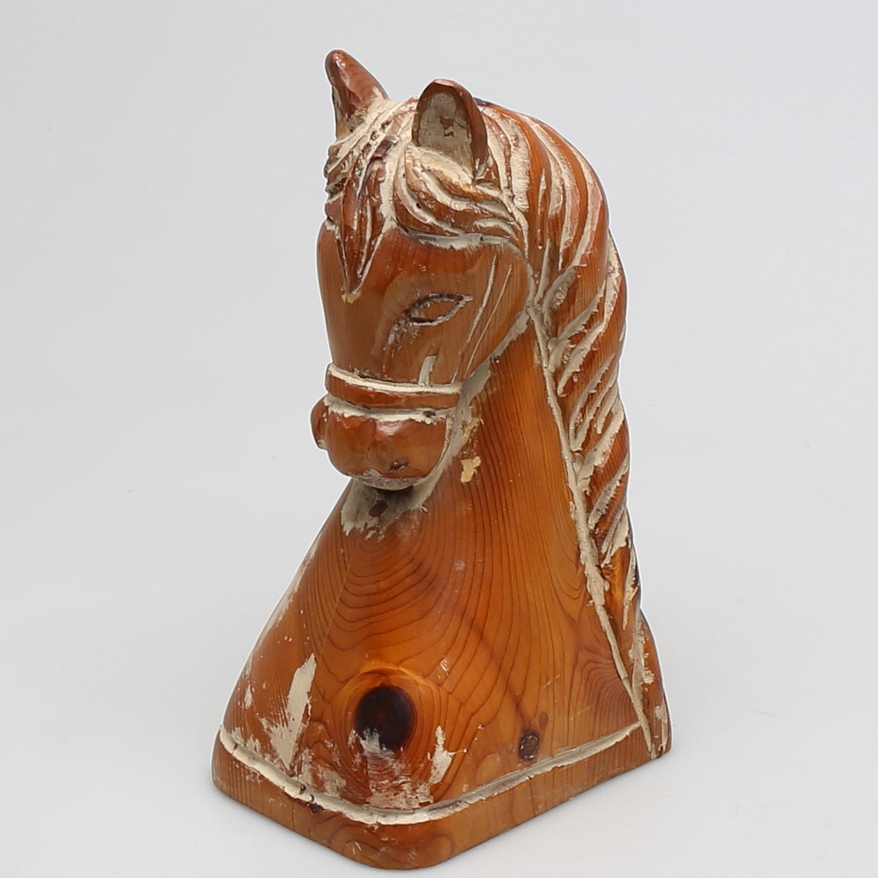 OIDENTIFIERAD KONSTNÄR. Skulptur i trä, hästhuvud.