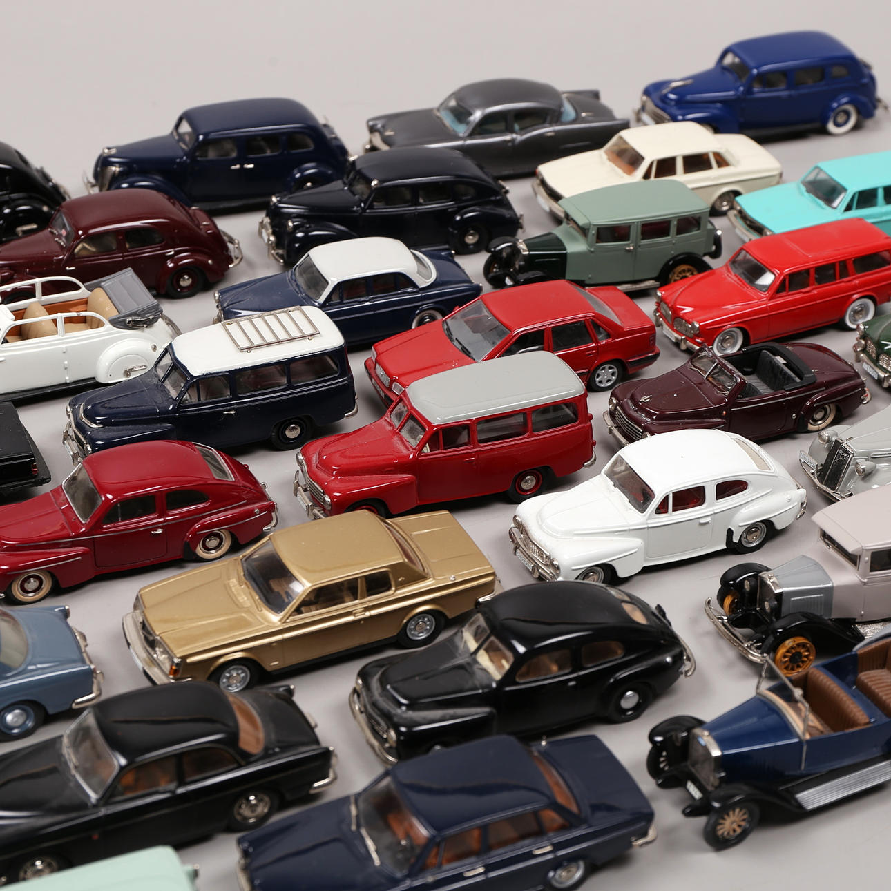 LELUAUTOT, 33, Volvo, 2000-luku.