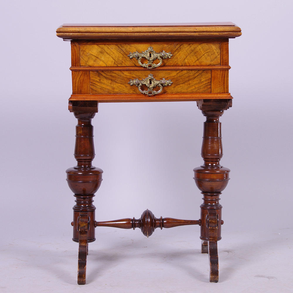 SYBORD, mahogny med rotfaner, nyrenässans.