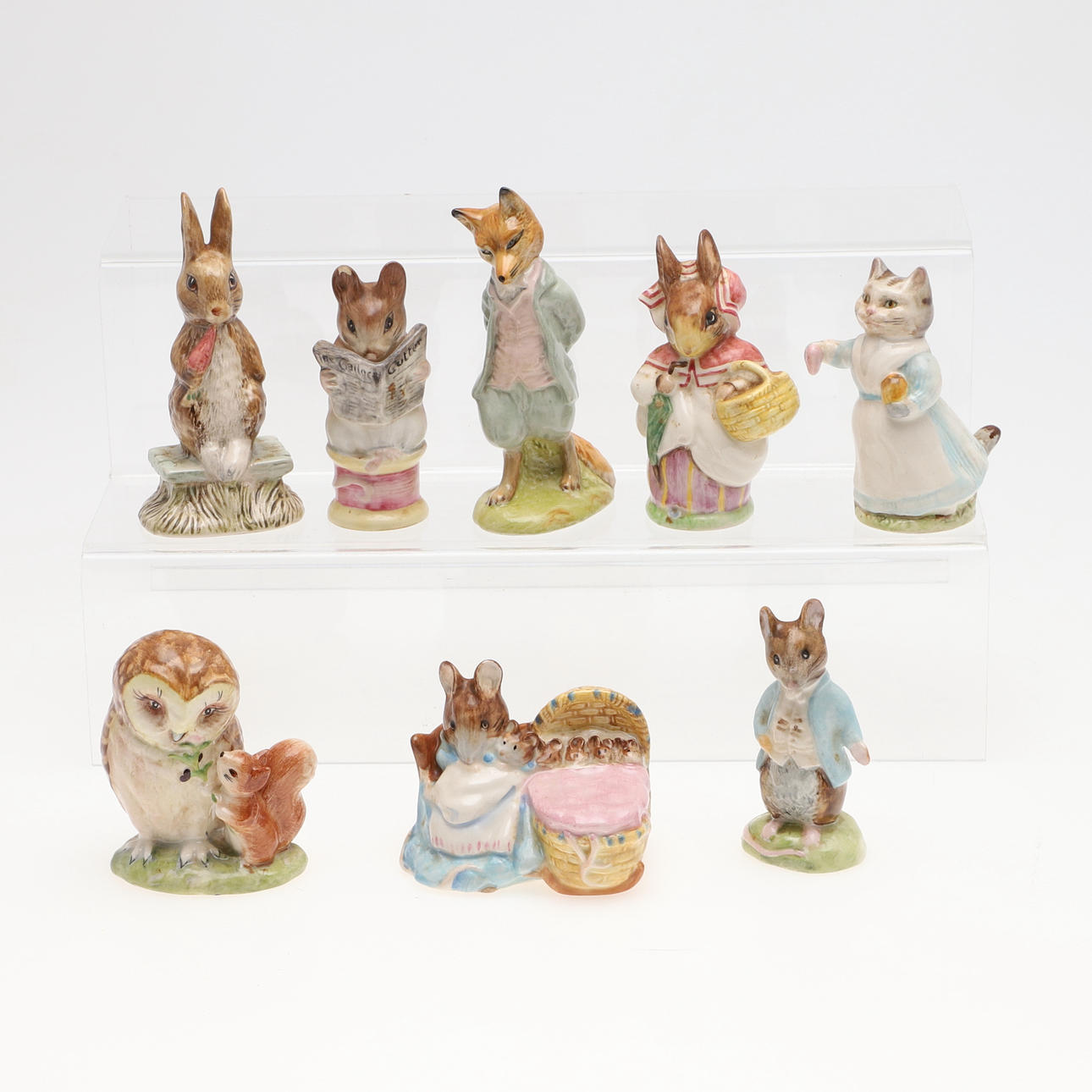 ÅTTA OLIKA BEATRIX POTTER FIGURER.