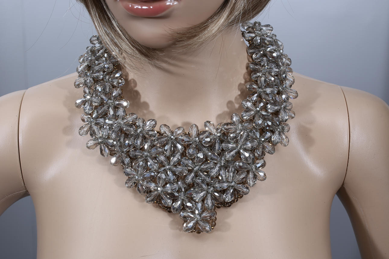 COLLIER, stjärn och blomformad dekor, Antique Fashion, Haute Couture, 2000-tal.