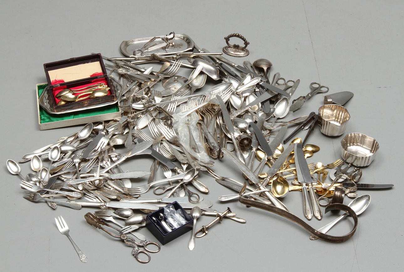 PARTI NYSILVER MED MERA, bland annat bestick Vasa, 1900-tal.