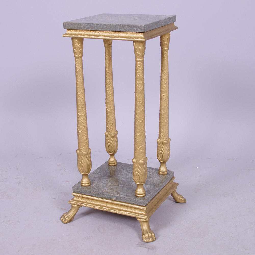 PIEDESTAL, förgylld med marmorskivor.