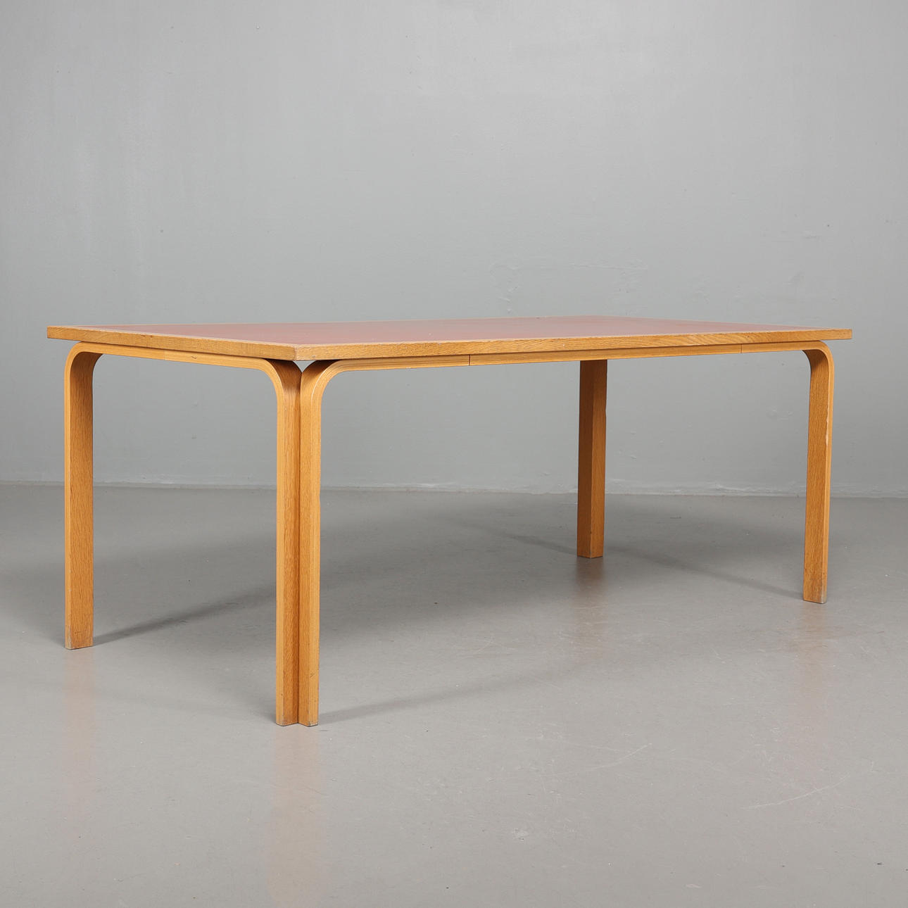 TABLE, Magnus Olesen, Danmark.