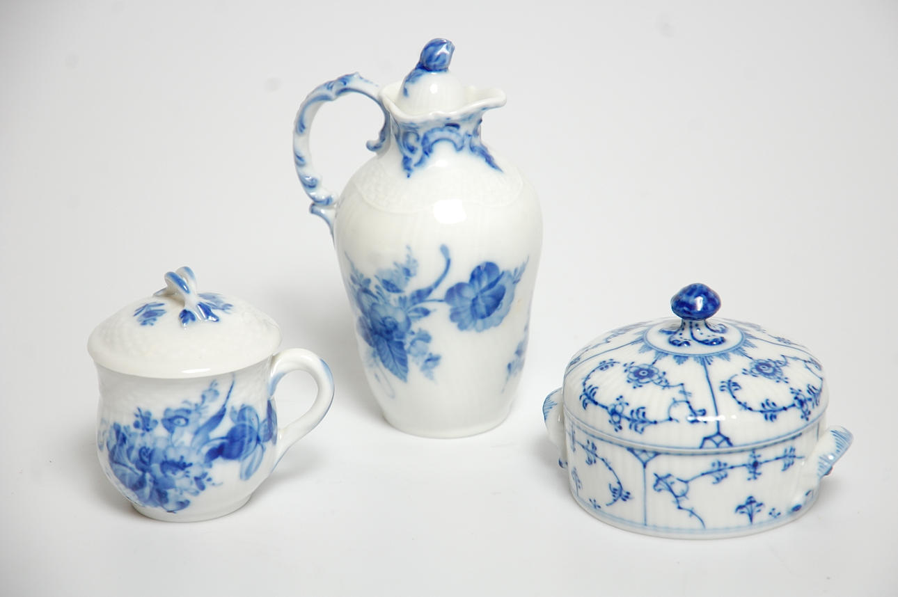 ROYAL COPENHAGEN 3 delar, porslin.