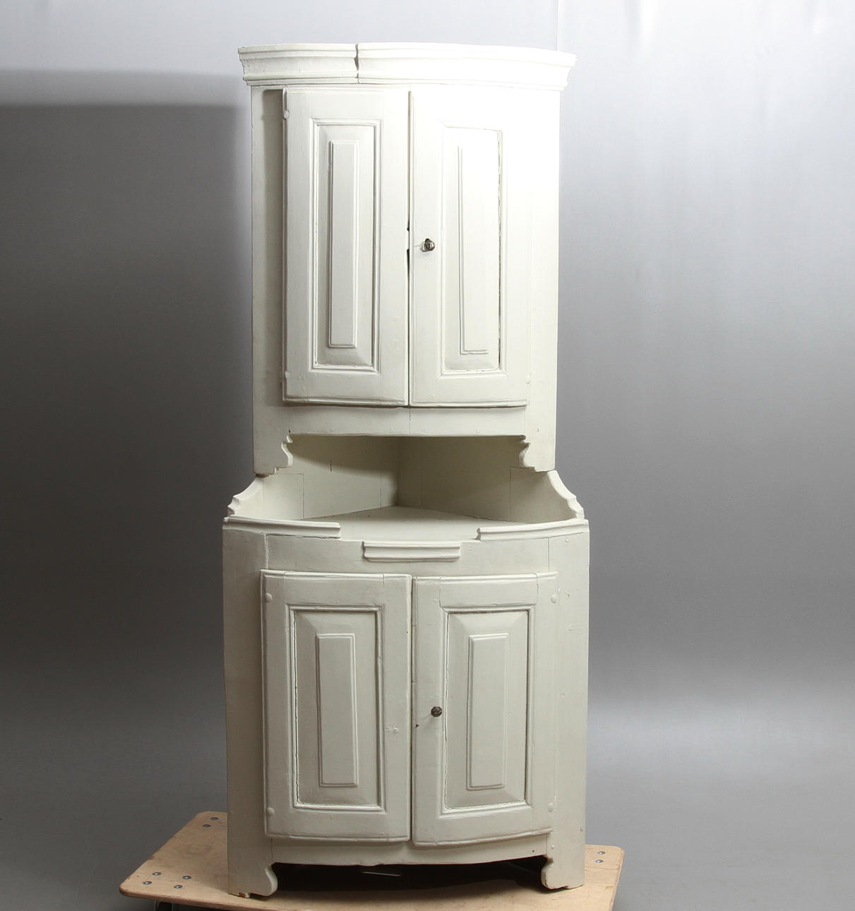 HÖRNSKÅP, provinsarbete, tidigt 1800-tal.