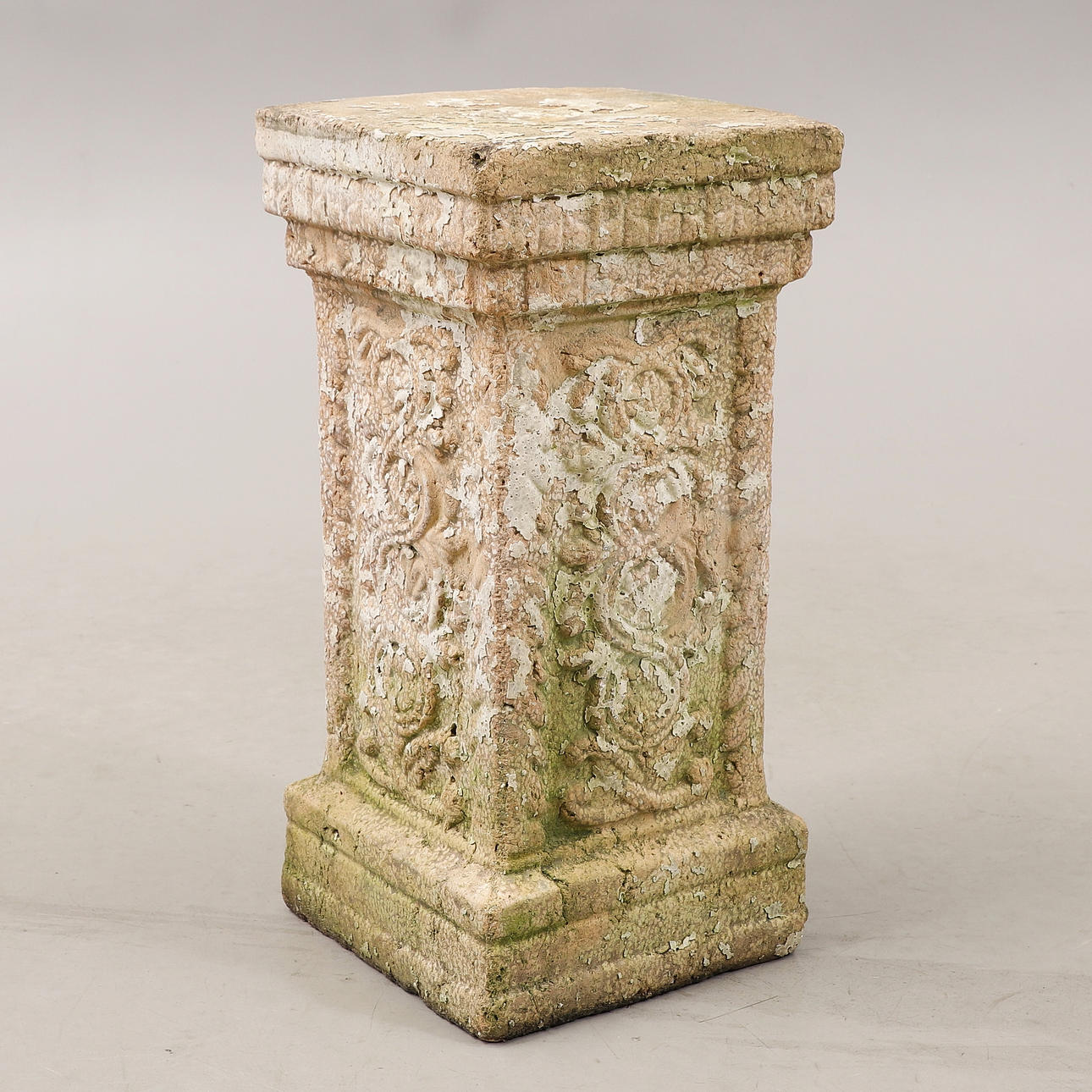 PIEDESTAL, sten, 1900-tal.