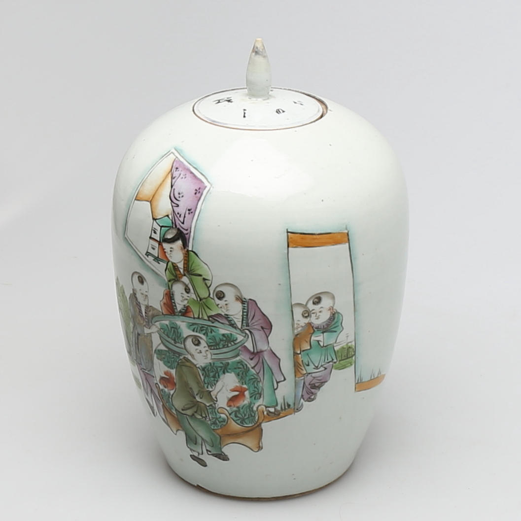 LOCKURNA i porslin, sen Qing-dynasti eller republik, Kina.