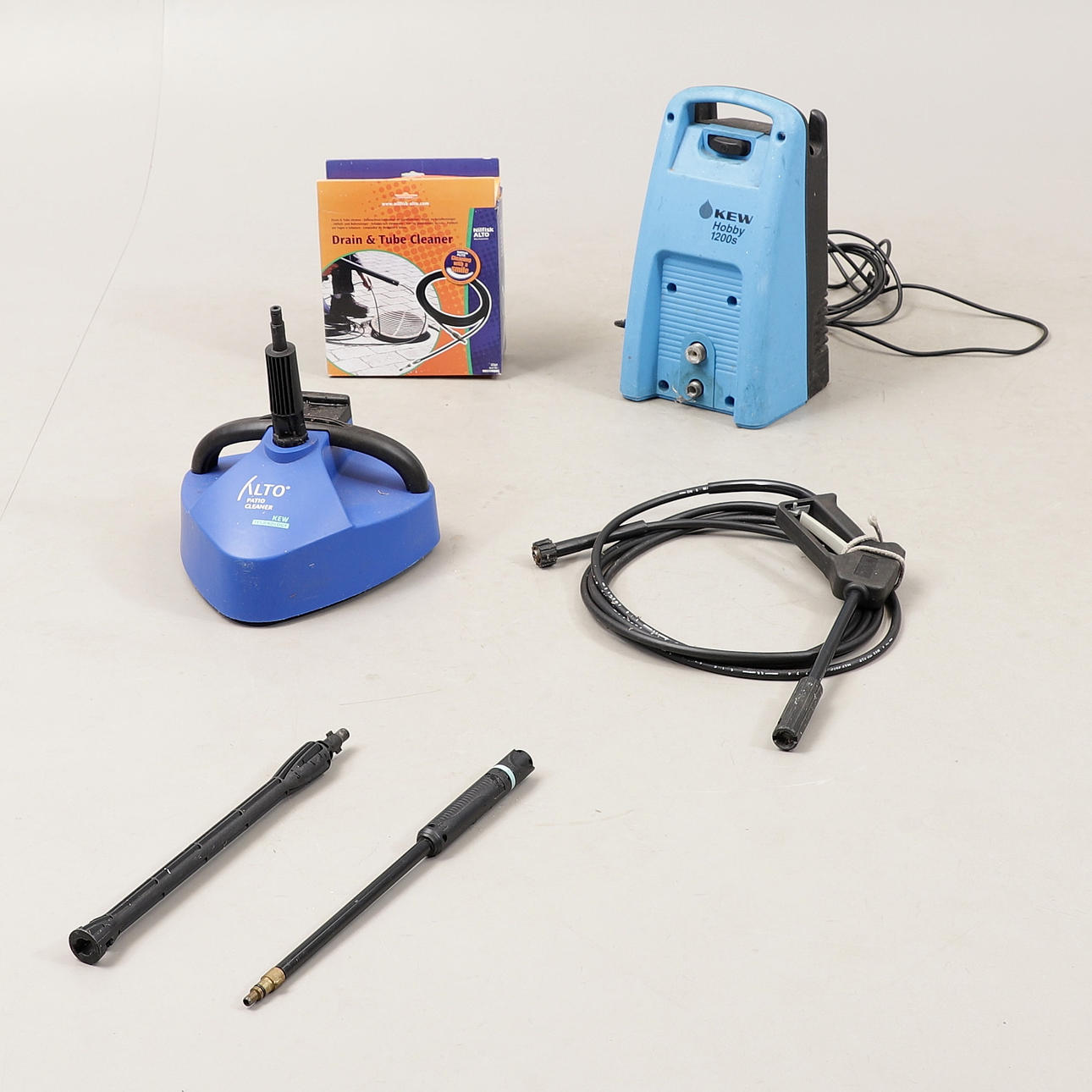 HIGH PRESSURE WASHER WITH ACCESSORIES, Kew, Alto, 2000s.