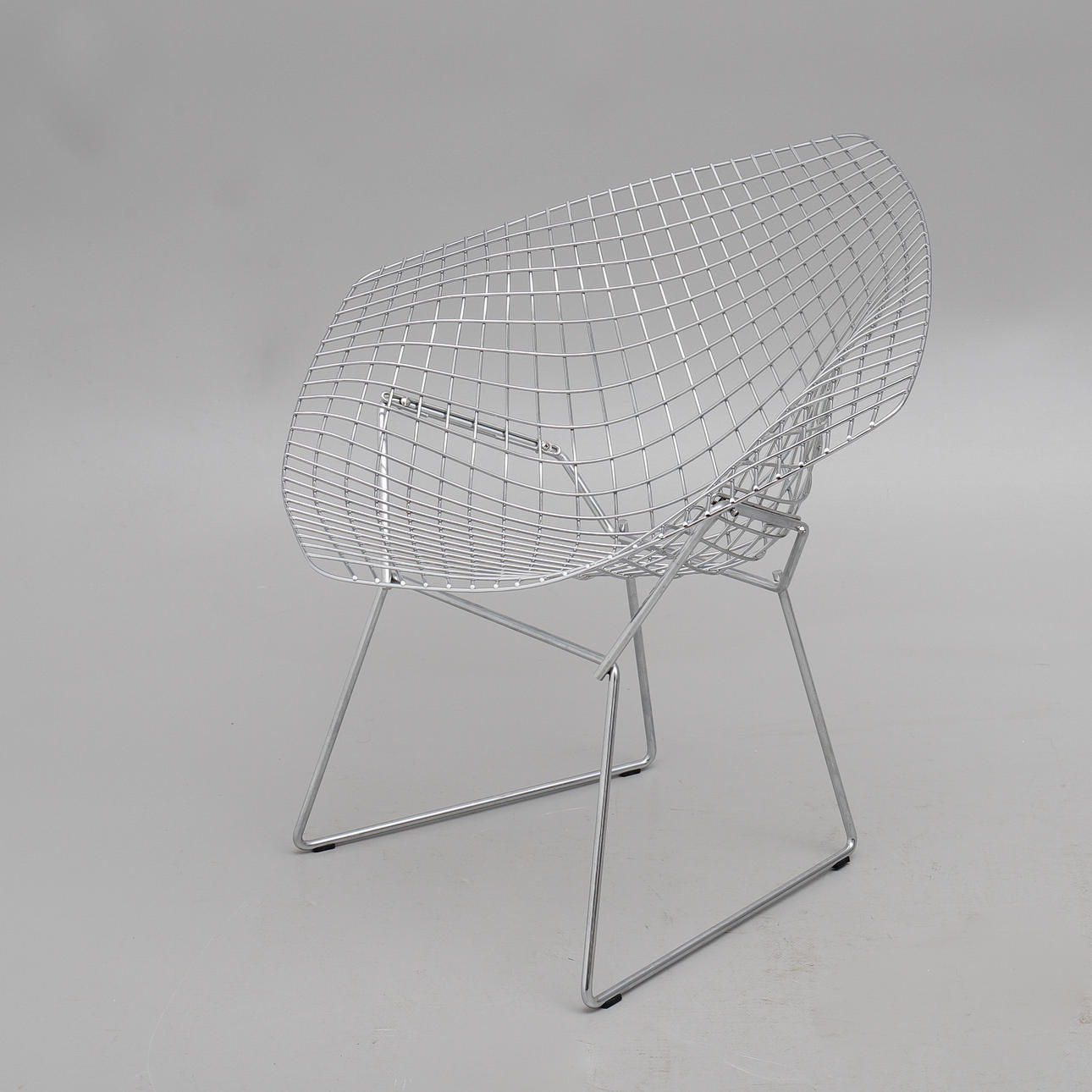 HARRY BERTOIA. "DIAMOND CHAIR", FÅTÖLJ.