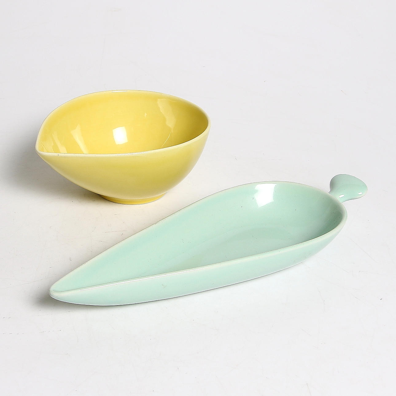 SKÅLAR, 2 st, porslin, bl.a."Gefyr", Stig Lindberg, Gustavsberg. Rörstrand.