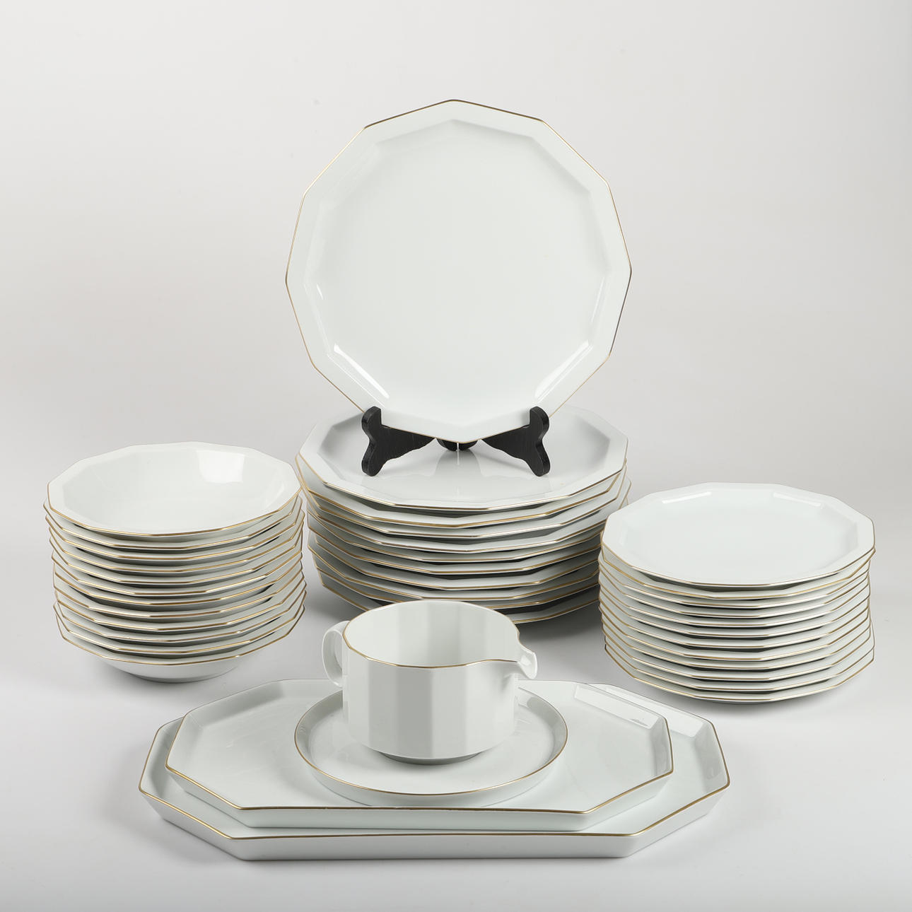 GESCHIRR, 38 Teile, Rosenthal Studio-Linie.
