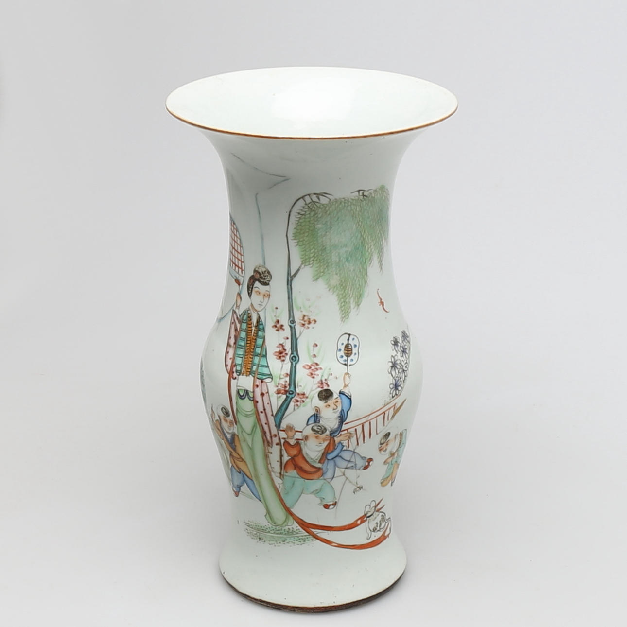 VAS i porslin, sannolikt republik, Kina.