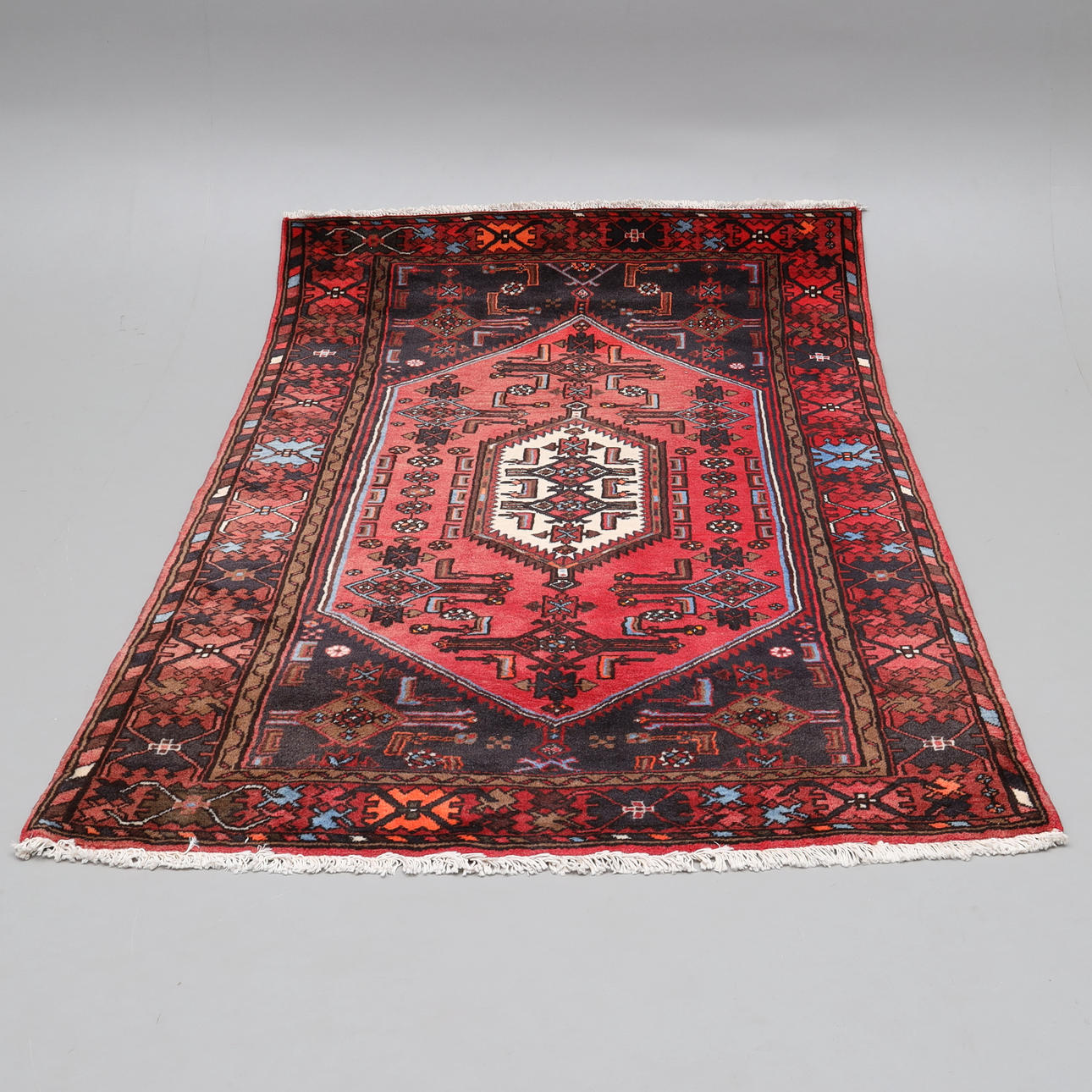 MATTA, Persisk, 202 x 133 cm.