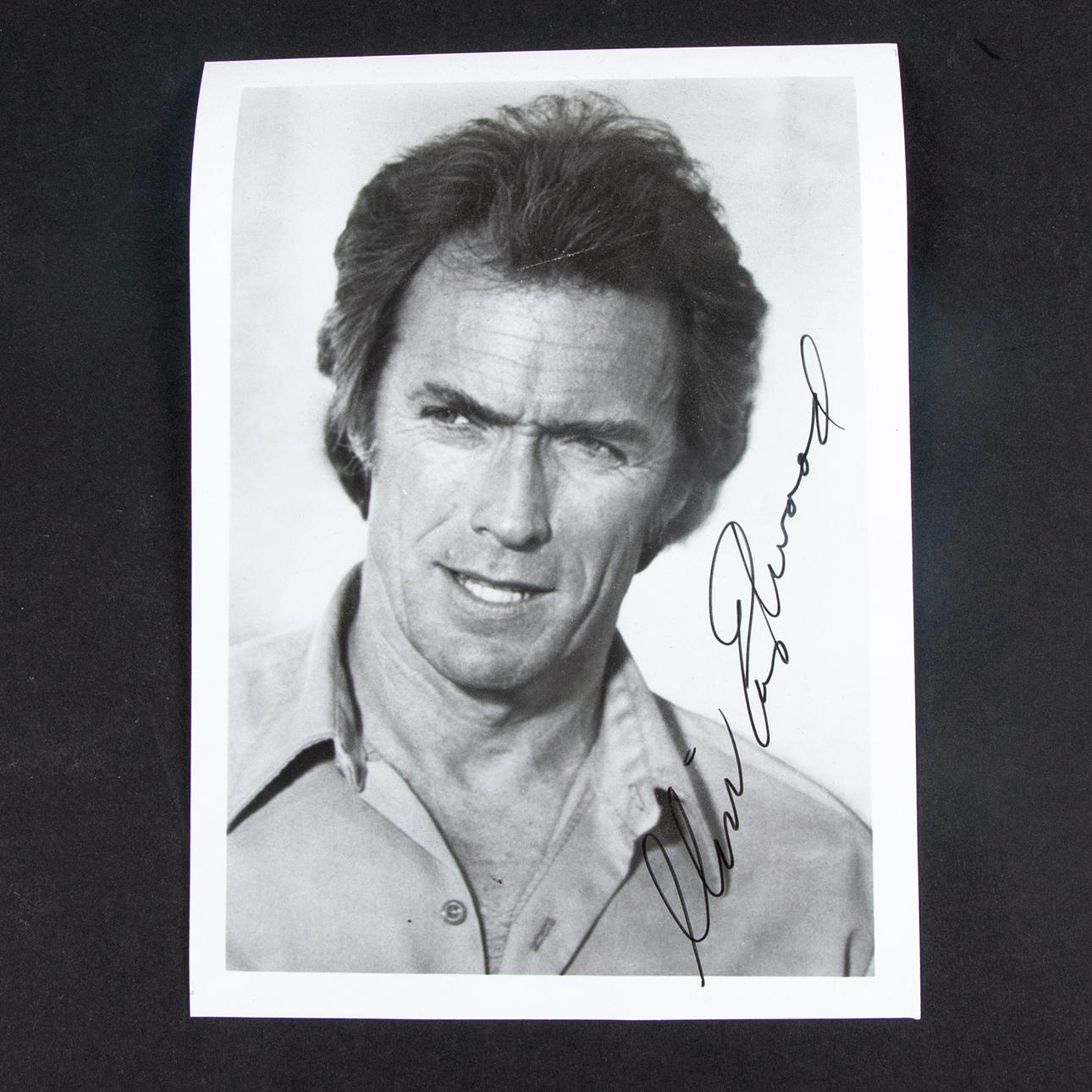 CLINT EASTWOOD. SIGNED PHOTOGRAPHY.