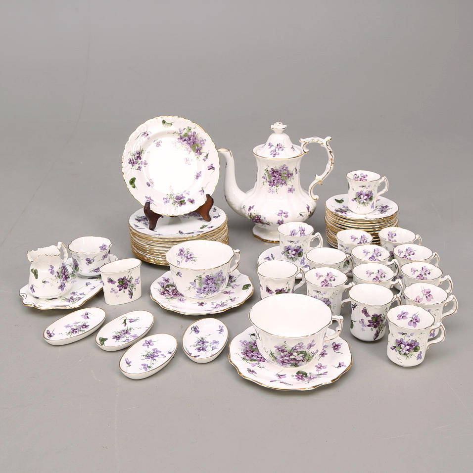 KAFFESERVIS, 38 delar, benporslin, "Victorian Violets" Hammersley, England.