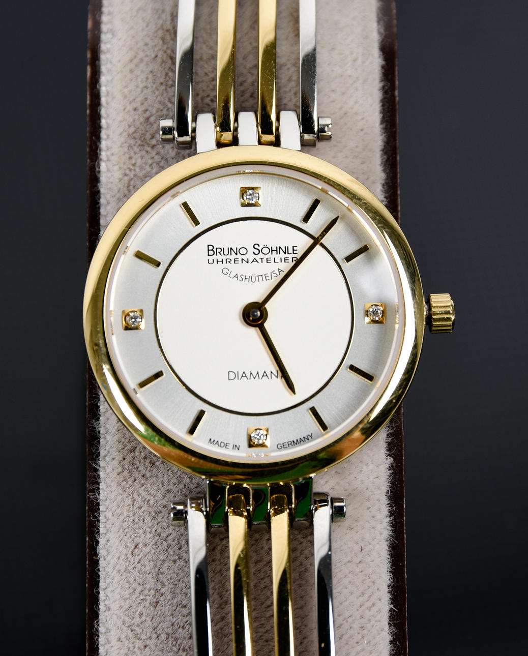 BRUNO SÖHNLE GLASHÜTTE IN DRESDEN. ”Latinaz” damklocka, stål och dublee med 4 diamanter.