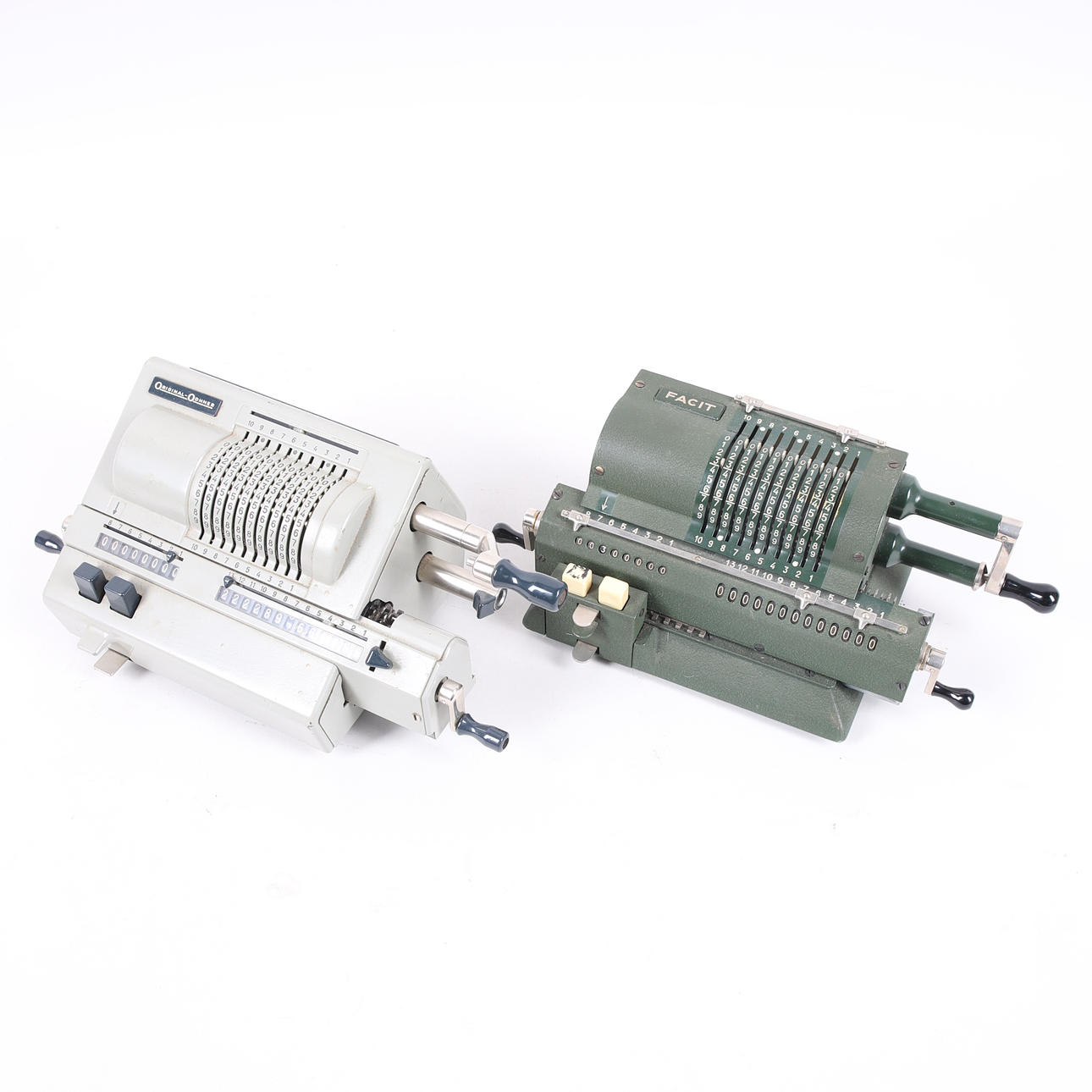 RECHNER, 2 Stück, Mitte 20. Jahrhundert.