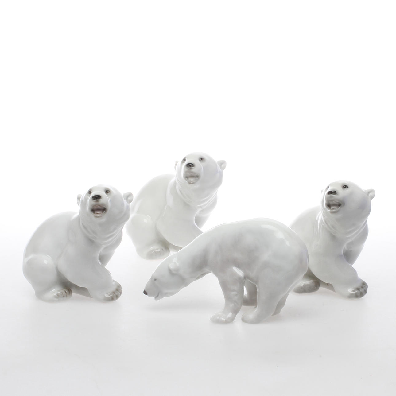 FIGURINER, 4 st, porslin, isbjörnar, Lomonosov, USSR. och Royal Copenhagen, Danmark.