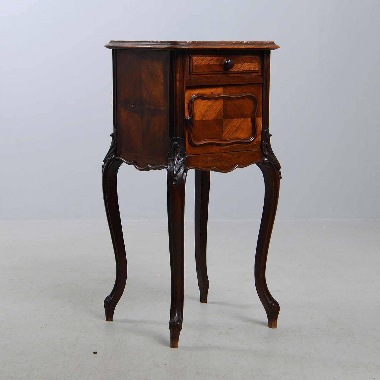 NIGHT TABLE, Louis XV style, 19th/20th century.