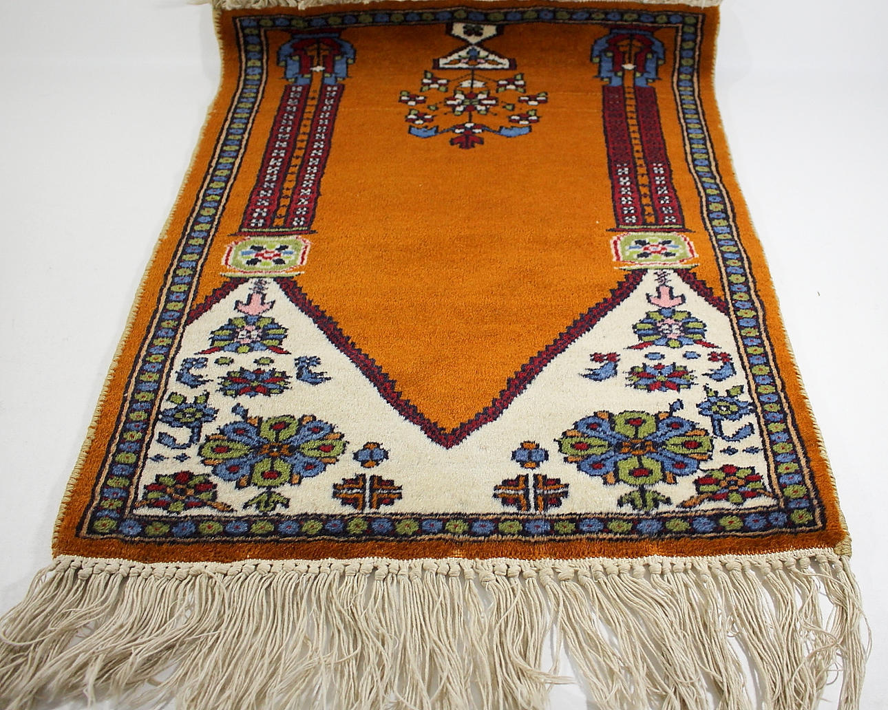 MATTA, Handknuten P. Panderma. 1970-tal.