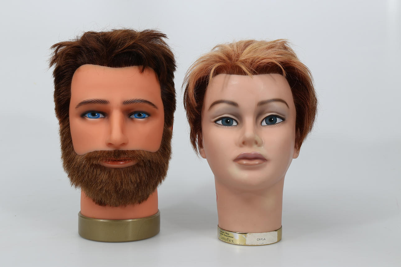 STUDIEHUVUD FÖR FRISÖRER, 2 stycken, 1900-talets andra hälft.