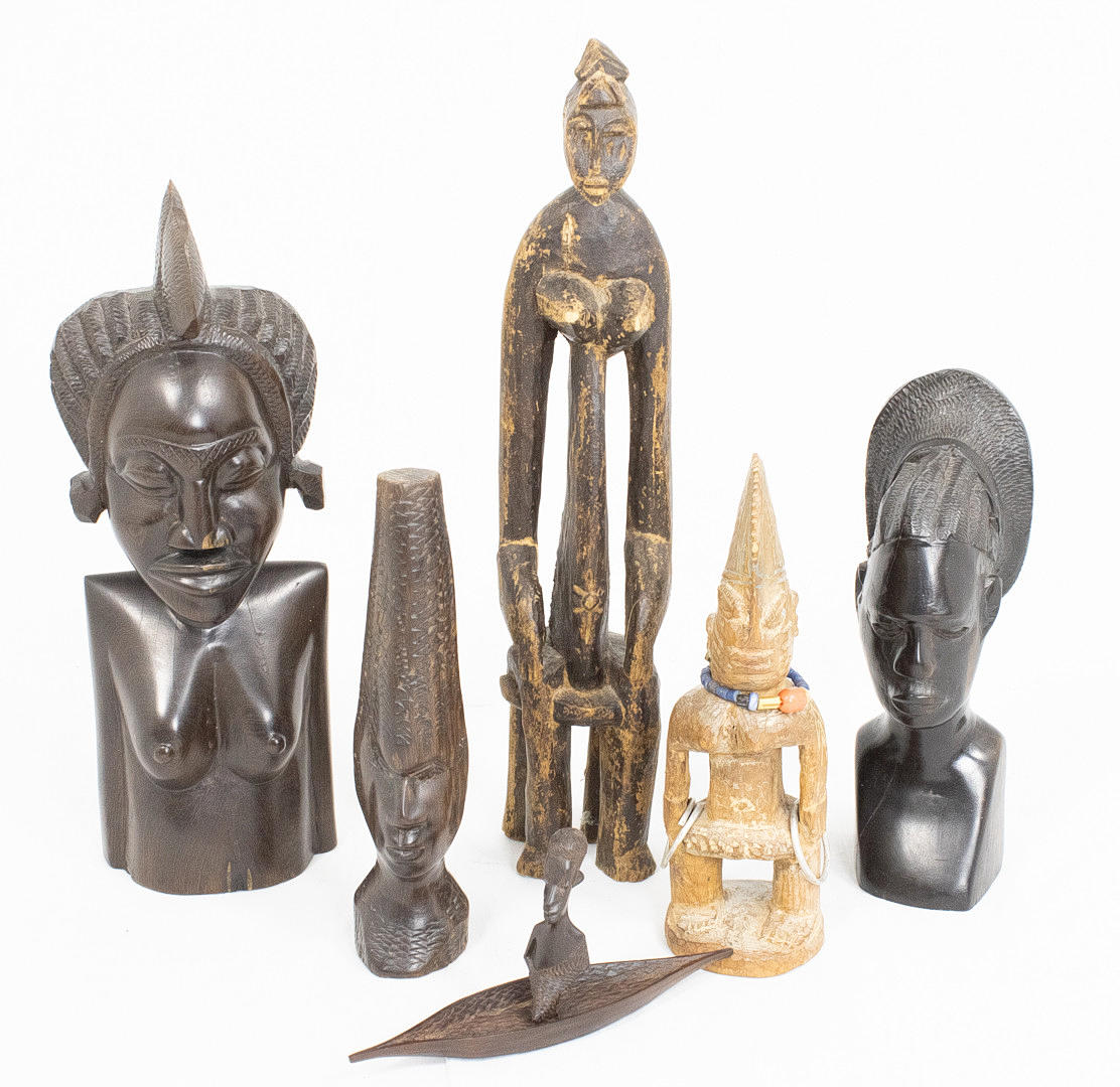 AFRIKANISCHE HOLZFIGUREN.