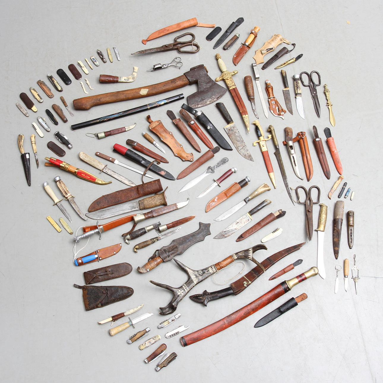 PARTI DIVERSE, mestadels knivar, 18/1900-tal.