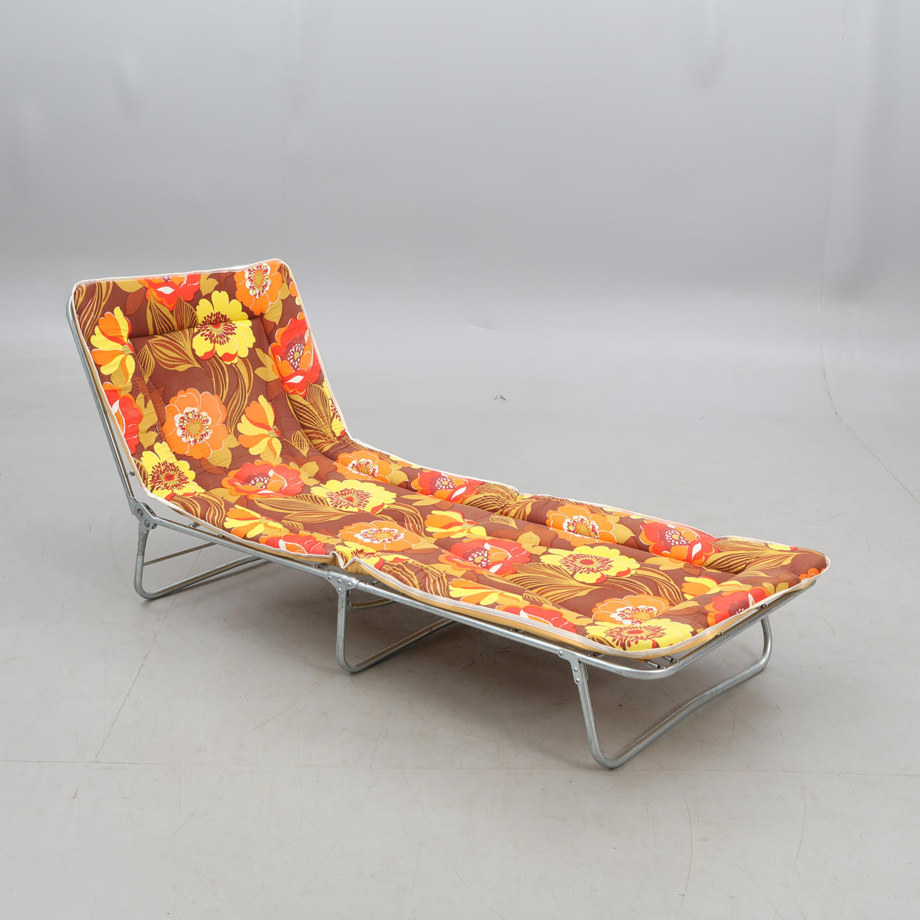 SOLSÄNG, ställbar, dyna textil, stålrör, 1900-talets mitt.